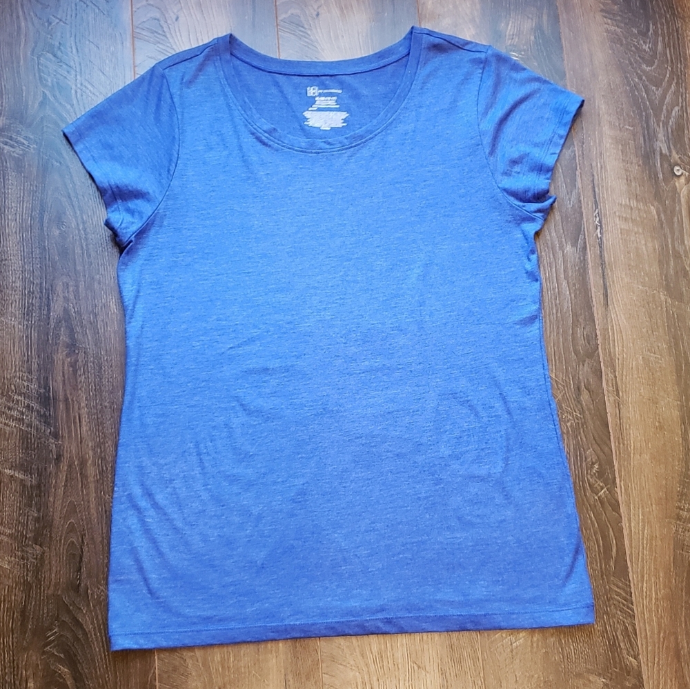 WOMEN'S BLUE T-SHIRT
